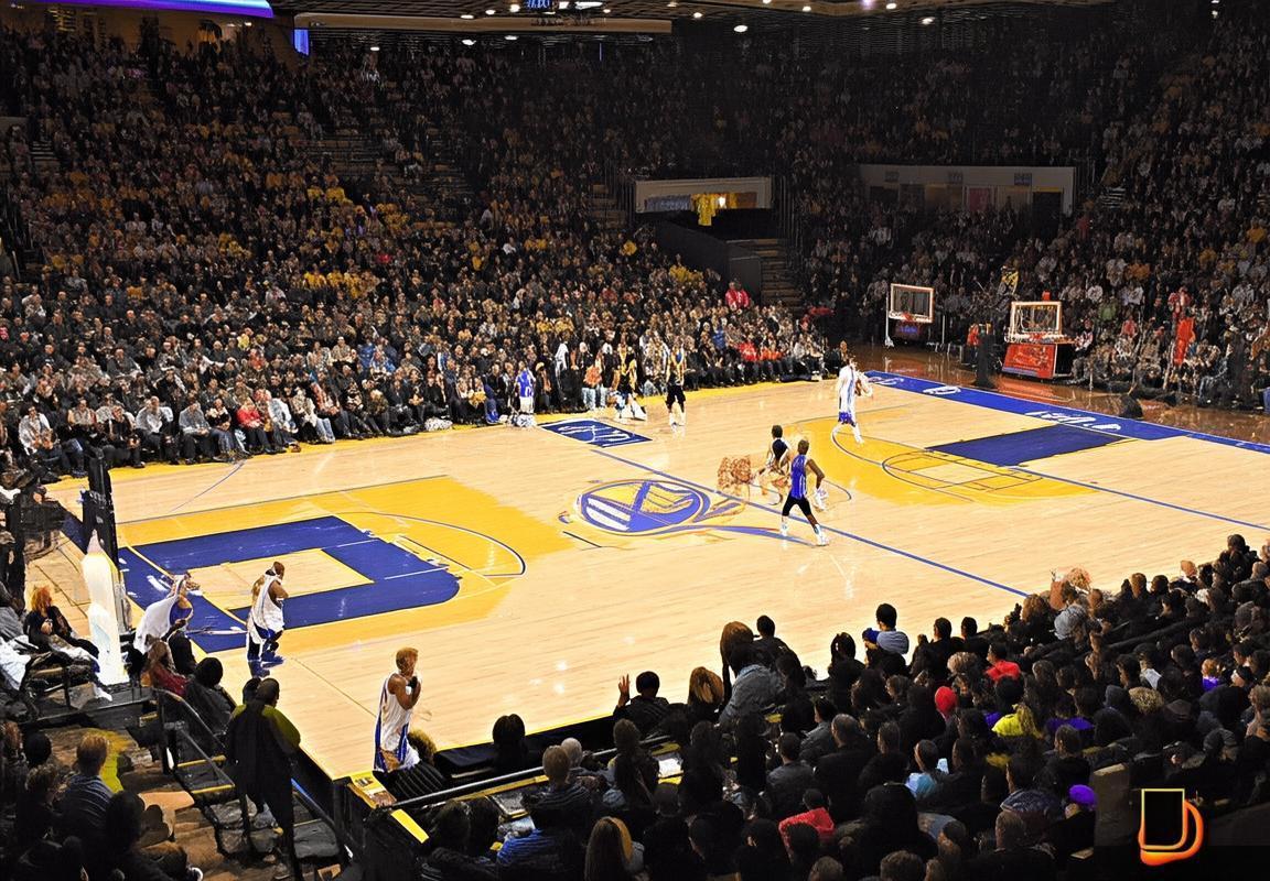 2018NBA勇士湖人巅峰对决：激情碰撞与战术对决回顾(图2)