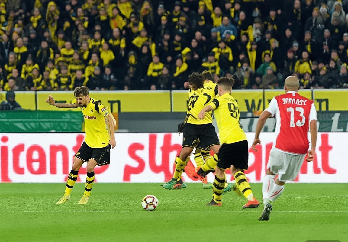 2017德甲经典对决：多特蒙德VS科隆战术解析与亮点回顾(图2)